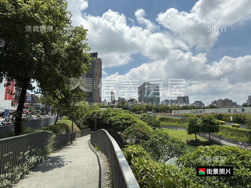 七期秋紅谷旁三角窗金透店房屋室內格局與周邊環境