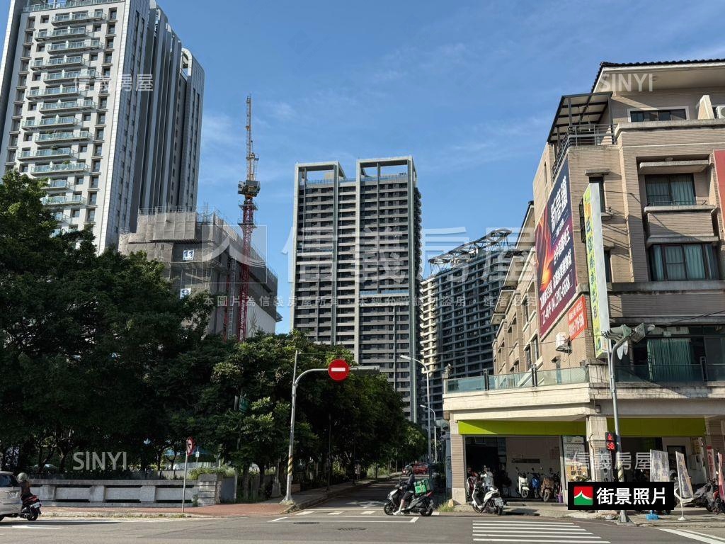 七期秋紅谷旁三角窗金透店房屋室內格局與周邊環境