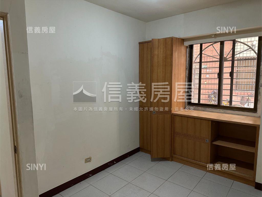 首購近未來Ｇ１０捷運三房房屋室內格局與周邊環境