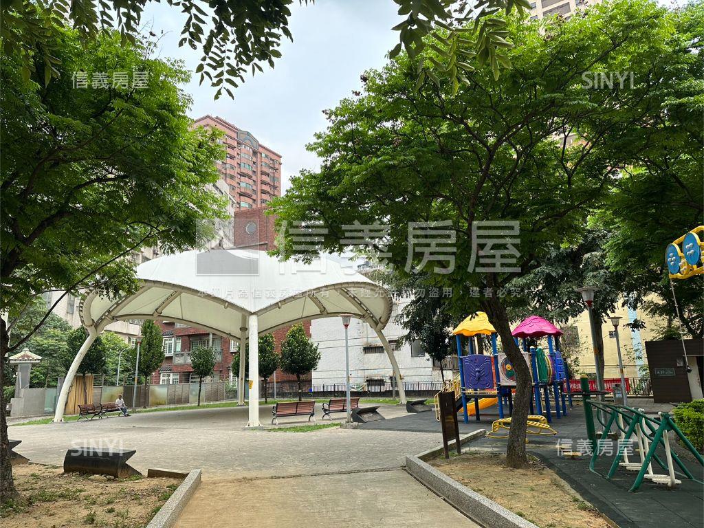 首購近未來Ｇ１０捷運三房房屋室內格局與周邊環境