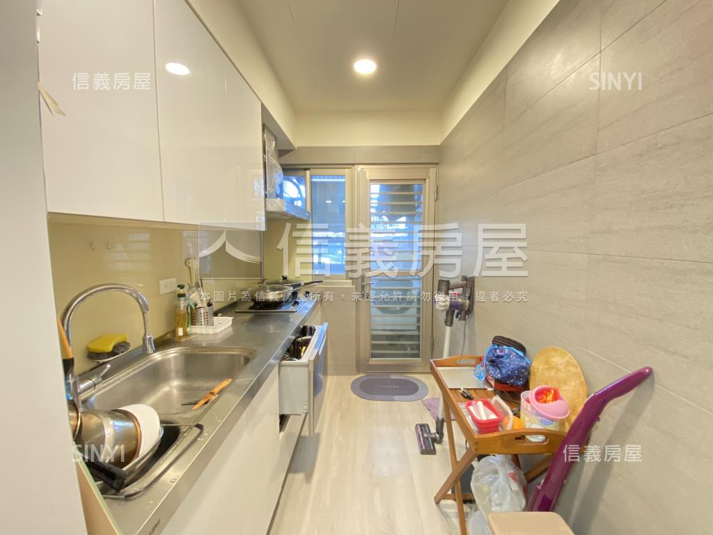 士林低公設精美三房電梯房屋室內格局與周邊環境