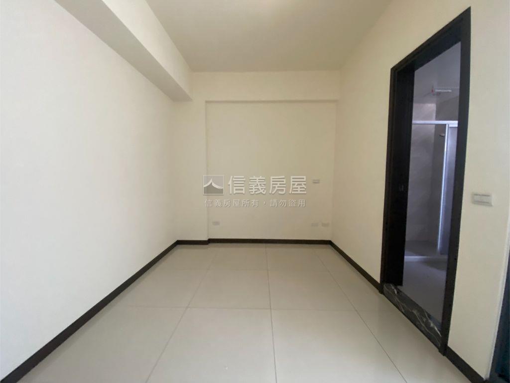 富春路全新臨路透店Ａ房屋室內格局與周邊環境
