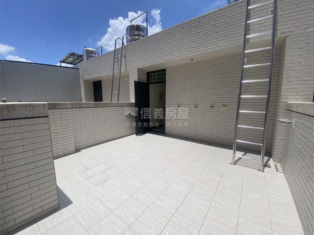 富春路全新臨路透店Ａ房屋室內格局與周邊環境