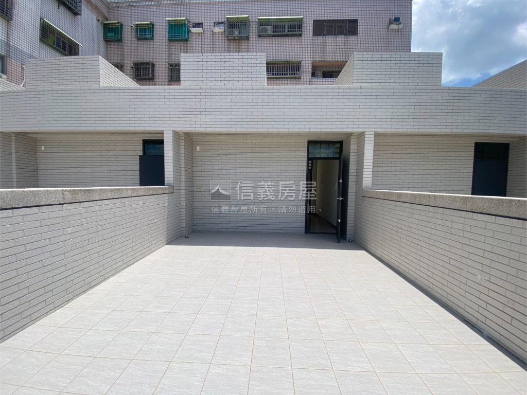 富春路全新臨路透店Ａ房屋室內格局與周邊環境