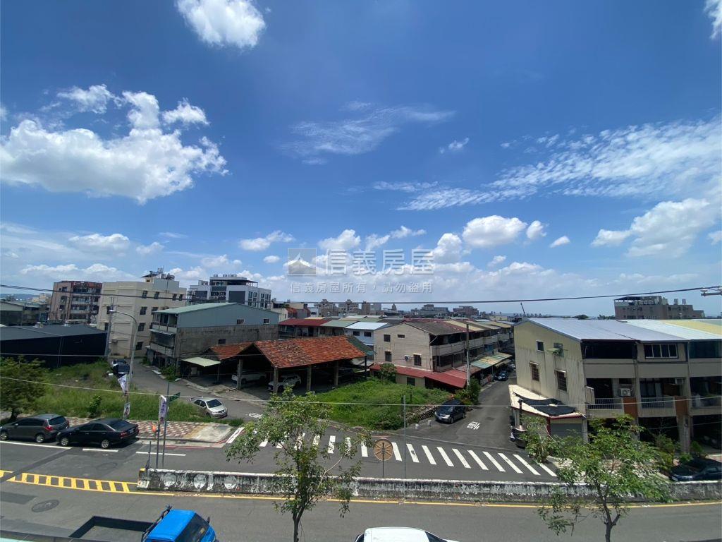 富春路全新臨路透店Ａ房屋室內格局與周邊環境