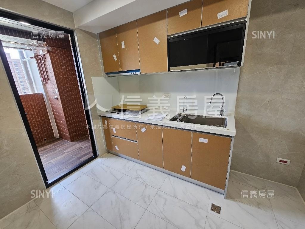 久年水玥三房附坡平車位房屋室內格局與周邊環境