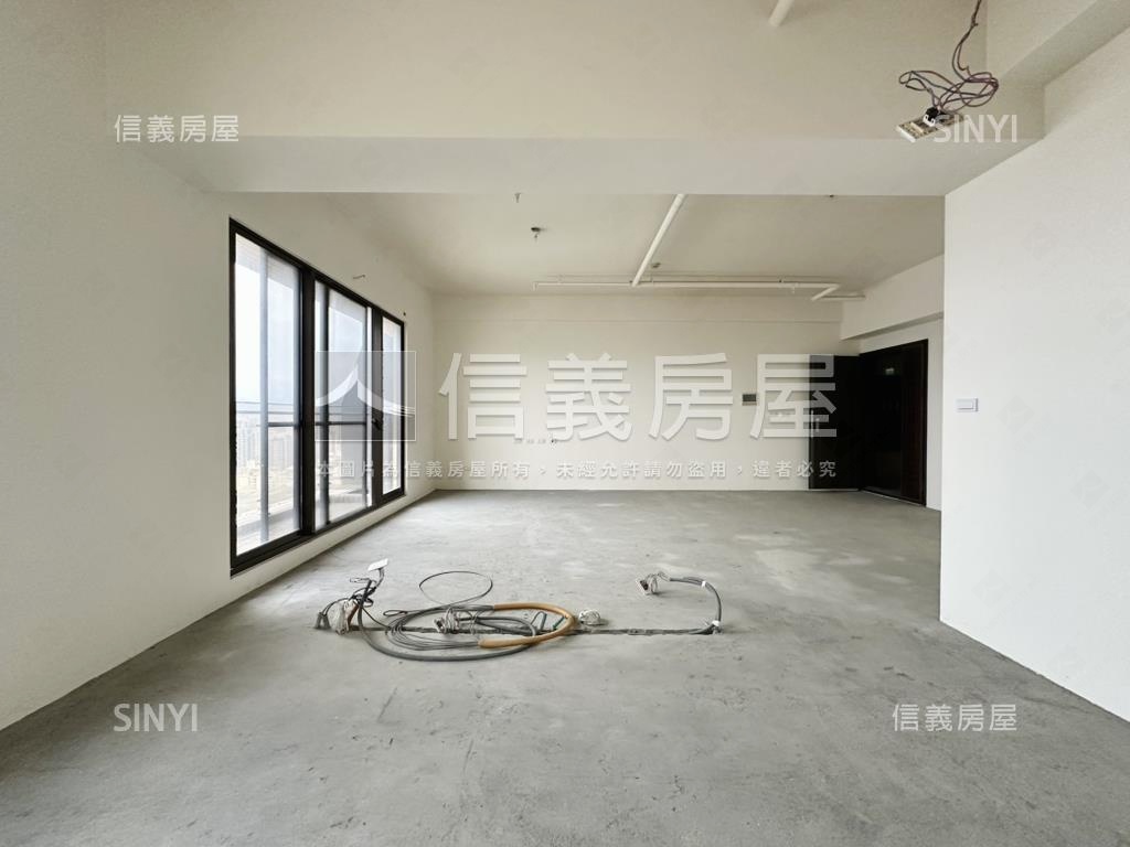 信義專任Ｂ１車位帝王上境房屋室內格局與周邊環境