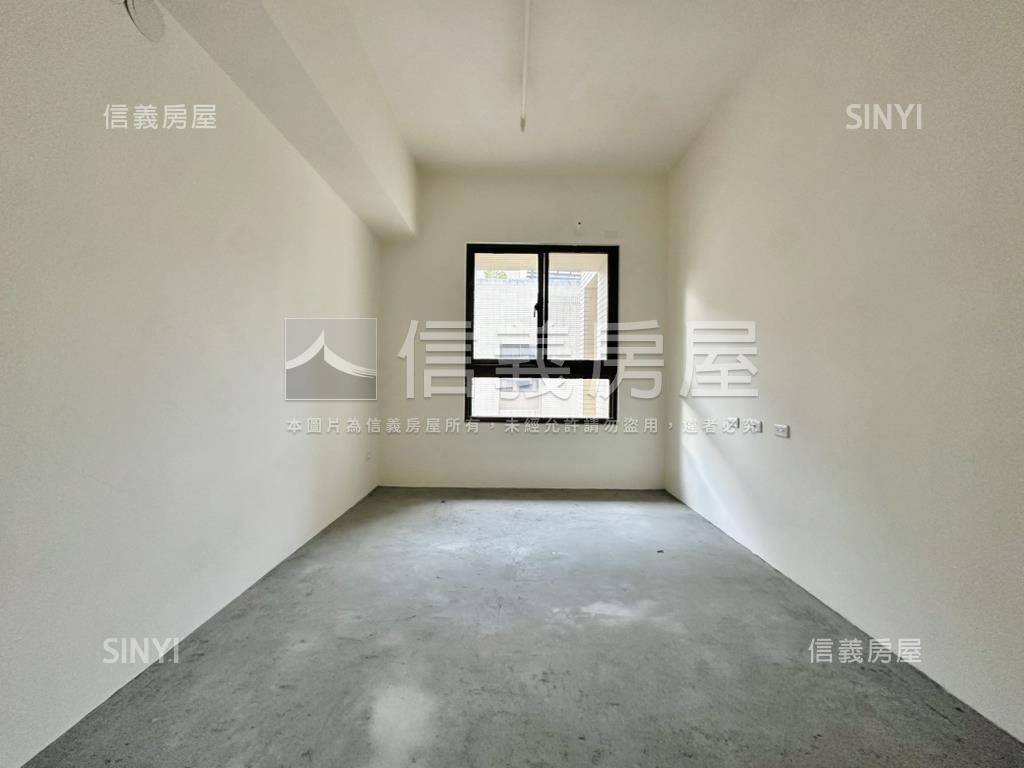 信義專任Ｂ１車位帝王上境房屋室內格局與周邊環境
