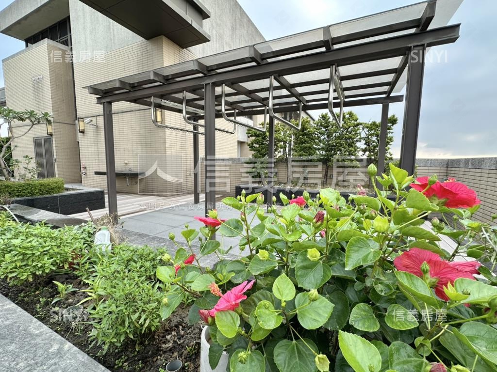 信義專任Ｂ１車位帝王上境房屋室內格局與周邊環境