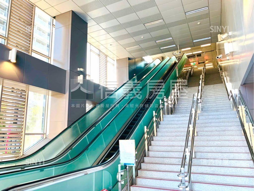 信義專任Ｂ１車位帝王上境房屋室內格局與周邊環境