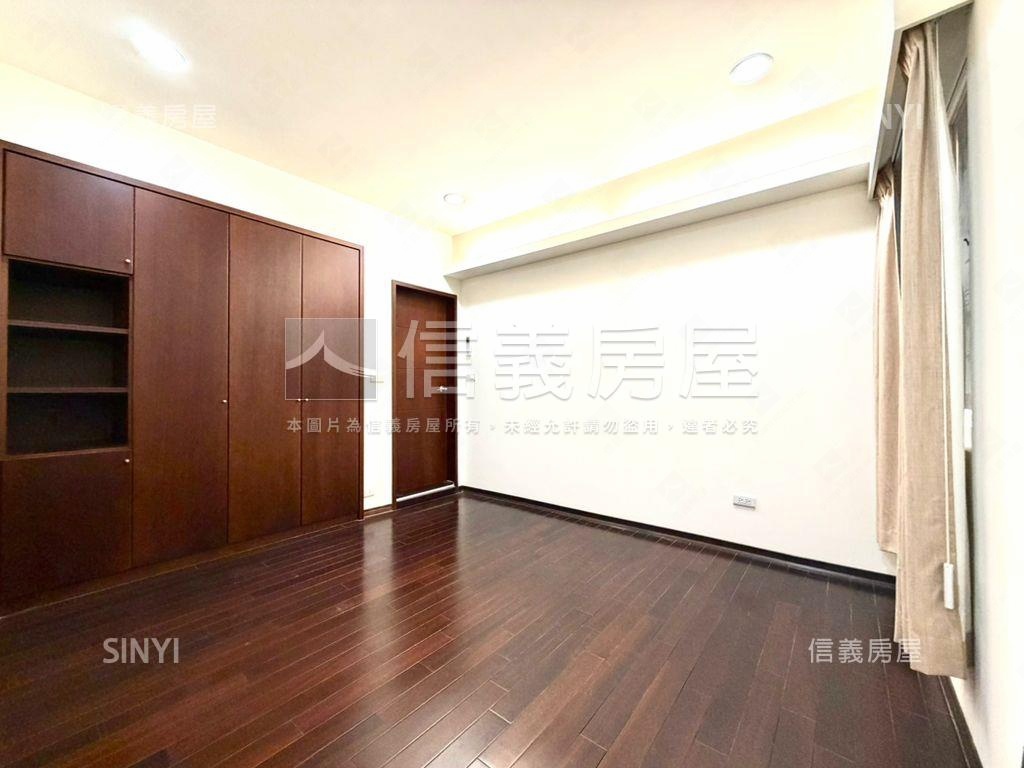 成功路四段３０巷電梯三房房屋室內格局與周邊環境