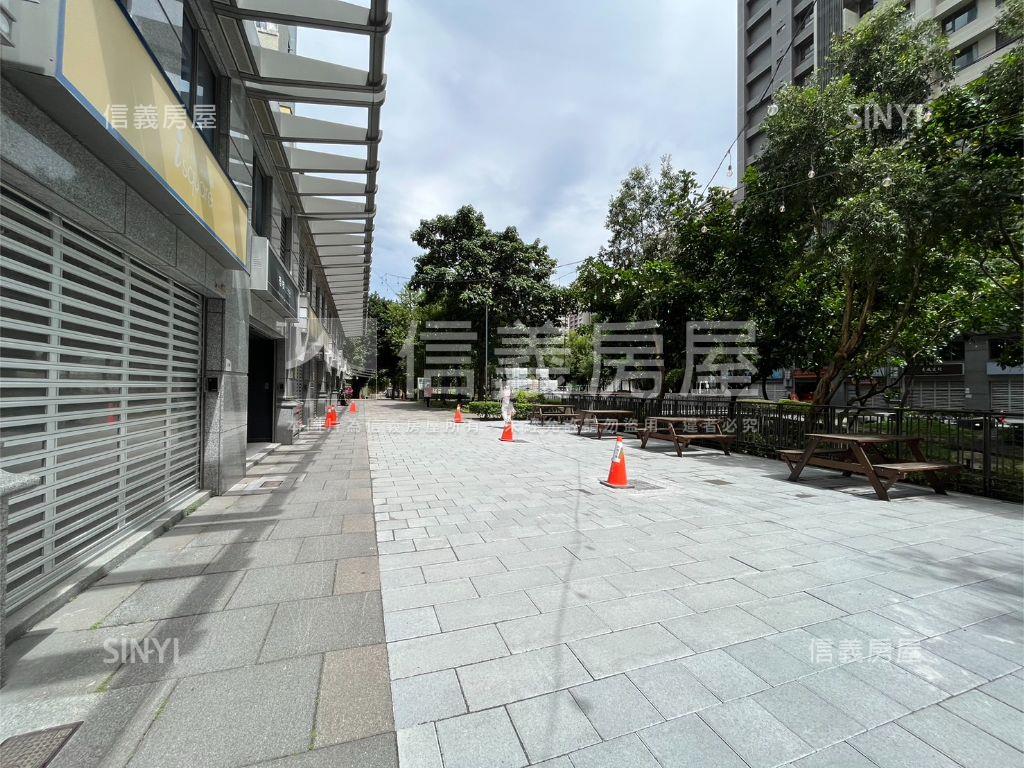 樂群旺旺挑高店面房屋室內格局與周邊環境