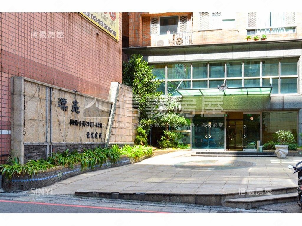 藝文漂亮社區明亮三房車位房屋室內格局與周邊環境
