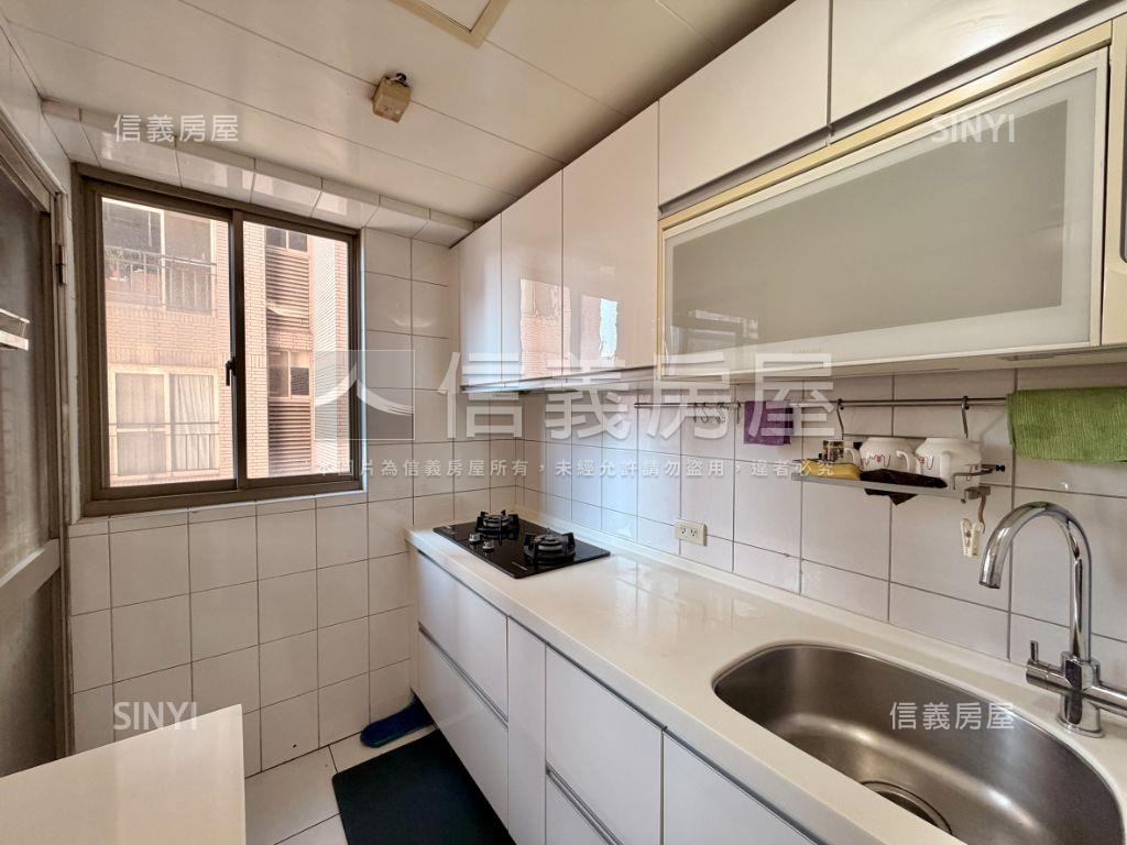 精緻裝潢摩登歐洲三房平車房屋室內格局與周邊環境