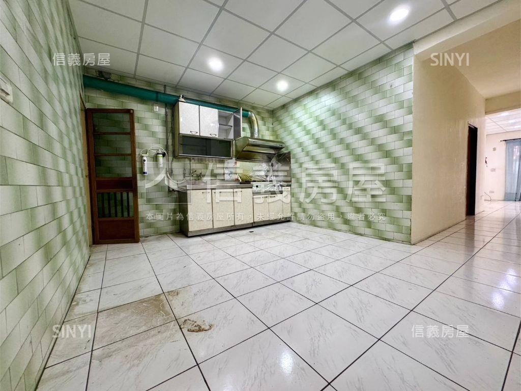 北門國小附近低總公寓二樓房屋室內格局與周邊環境