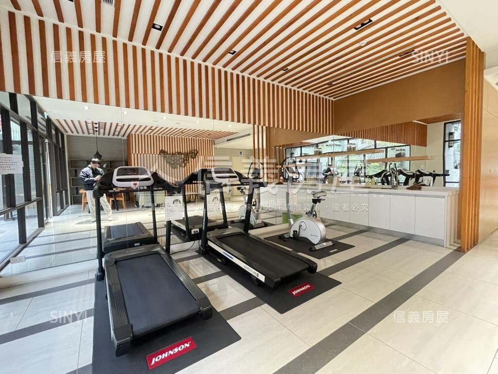 怡華就好。兩房房屋室內格局與周邊環境