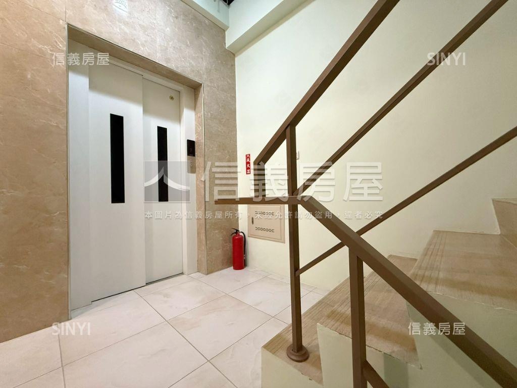 ５年電梯店套年收２７０萬房屋室內格局與周邊環境