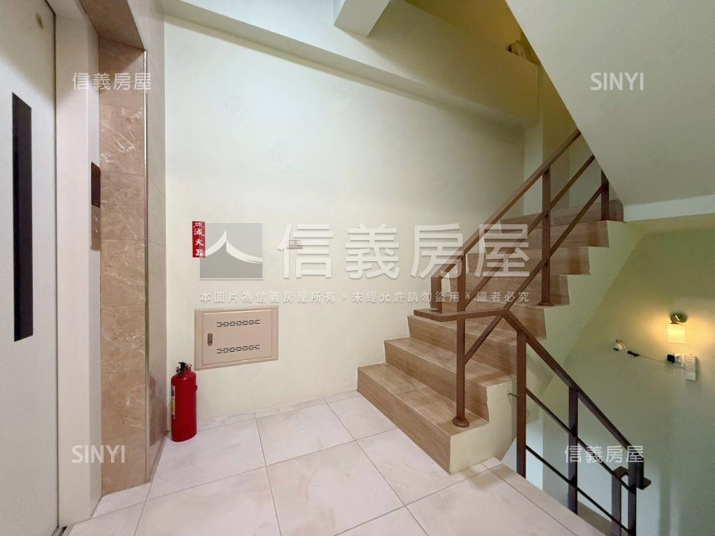 ５年電梯店套年收２７０萬房屋室內格局與周邊環境