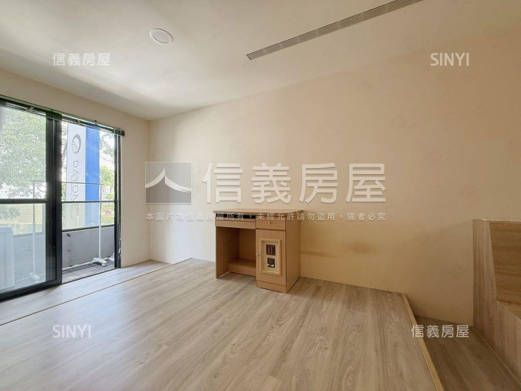 ５年電梯店套年收２７０萬房屋室內格局與周邊環境