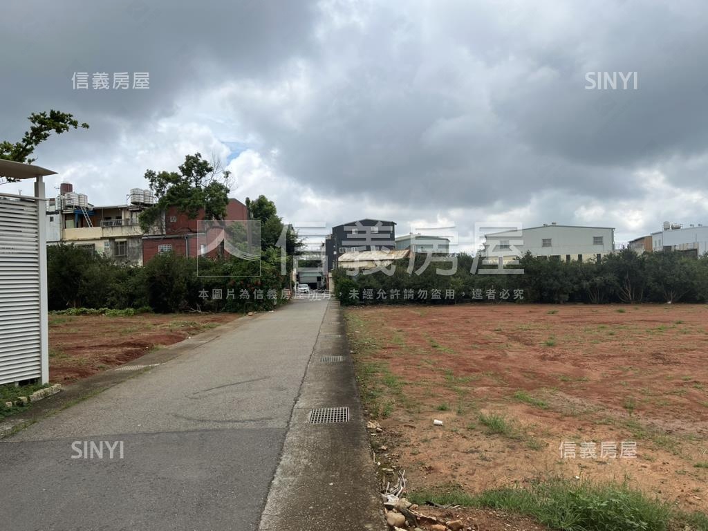 近藍色公路收租邊間透房屋室內格局與周邊環境