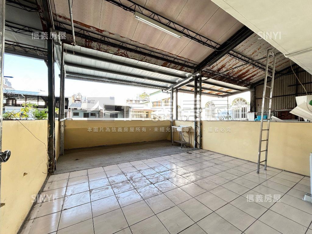 專任東興國小旁車庫透天房屋室內格局與周邊環境