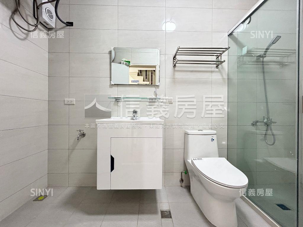 專任東興國小旁車庫透天房屋室內格局與周邊環境