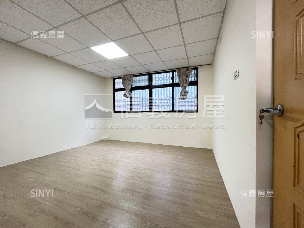 專任東興國小旁車庫透天房屋室內格局與周邊環境