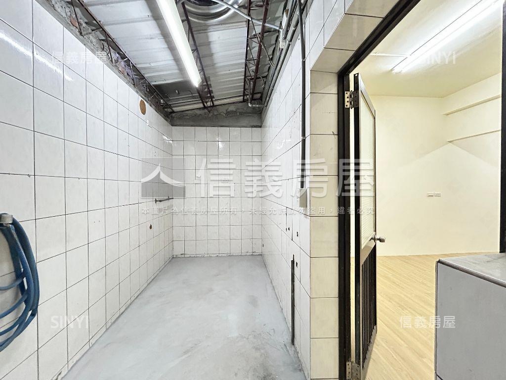 專任東興國小旁車庫透天房屋室內格局與周邊環境