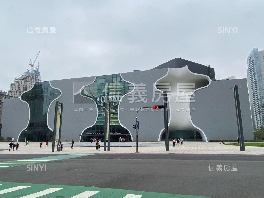 專任東興國小旁車庫透天房屋室內格局與周邊環境