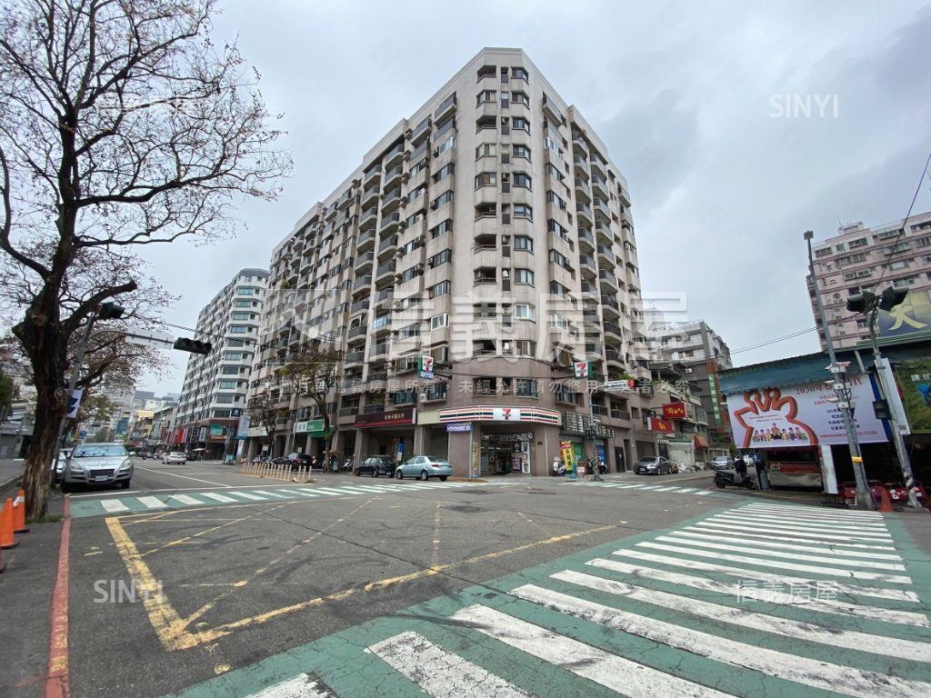 專任東興國小旁車庫透天房屋室內格局與周邊環境