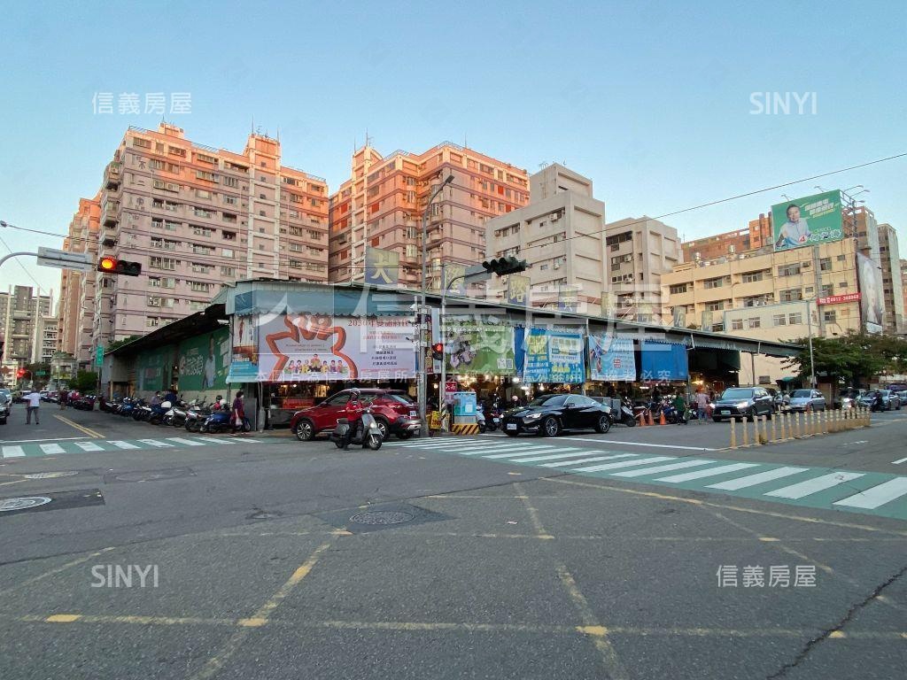 專任東興國小旁車庫透天房屋室內格局與周邊環境