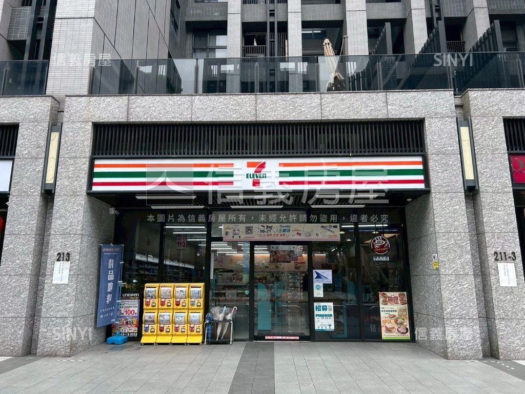新橫濱星野區金店面出租中房屋室內格局與周邊環境