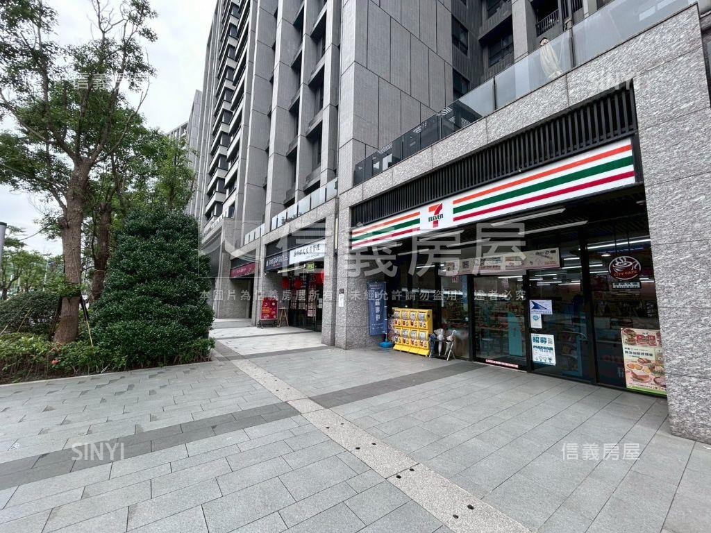 新橫濱星野區金店面出租中房屋室內格局與周邊環境