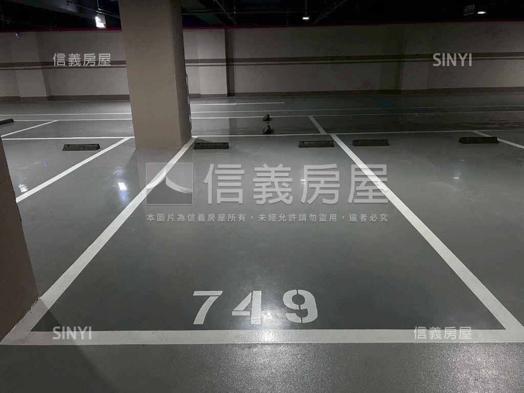 新橫濱星野區金店面出租中房屋室內格局與周邊環境