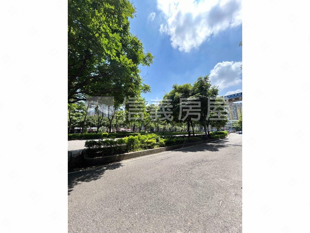 黃金市政路｜市政景觀平車房屋室內格局與周邊環境