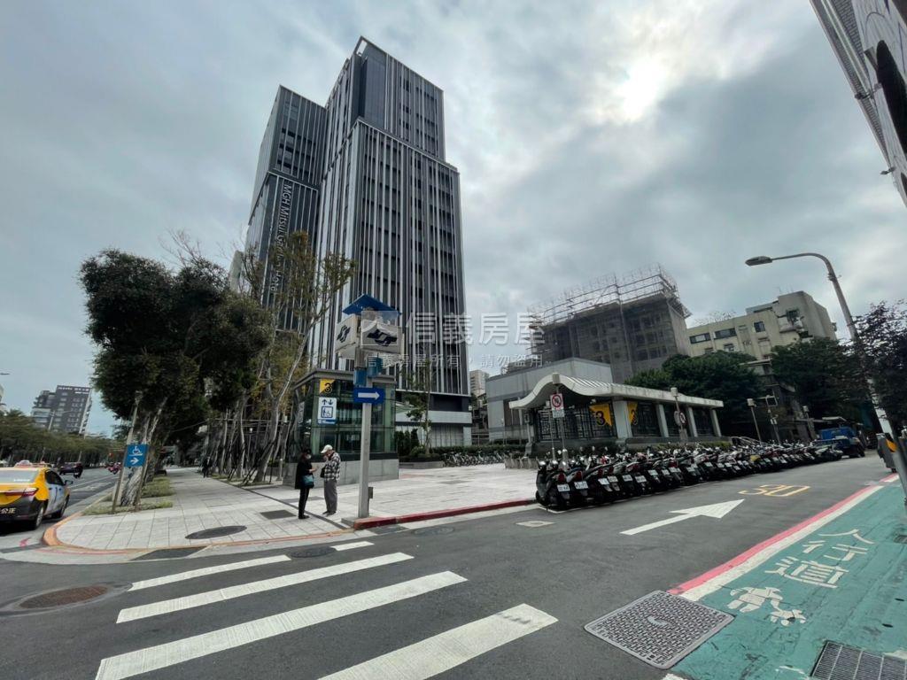 忠孝新生｜低總三房華廈房屋室內格局與周邊環境