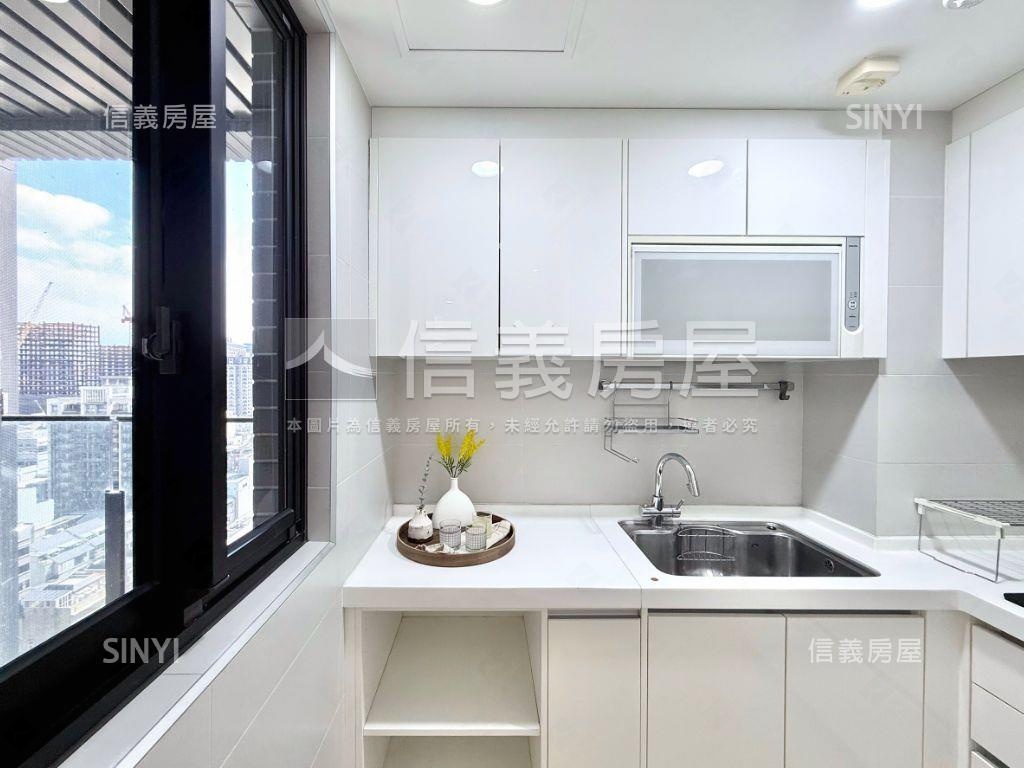 專任國賓大悅裝潢視野美屋房屋室內格局與周邊環境