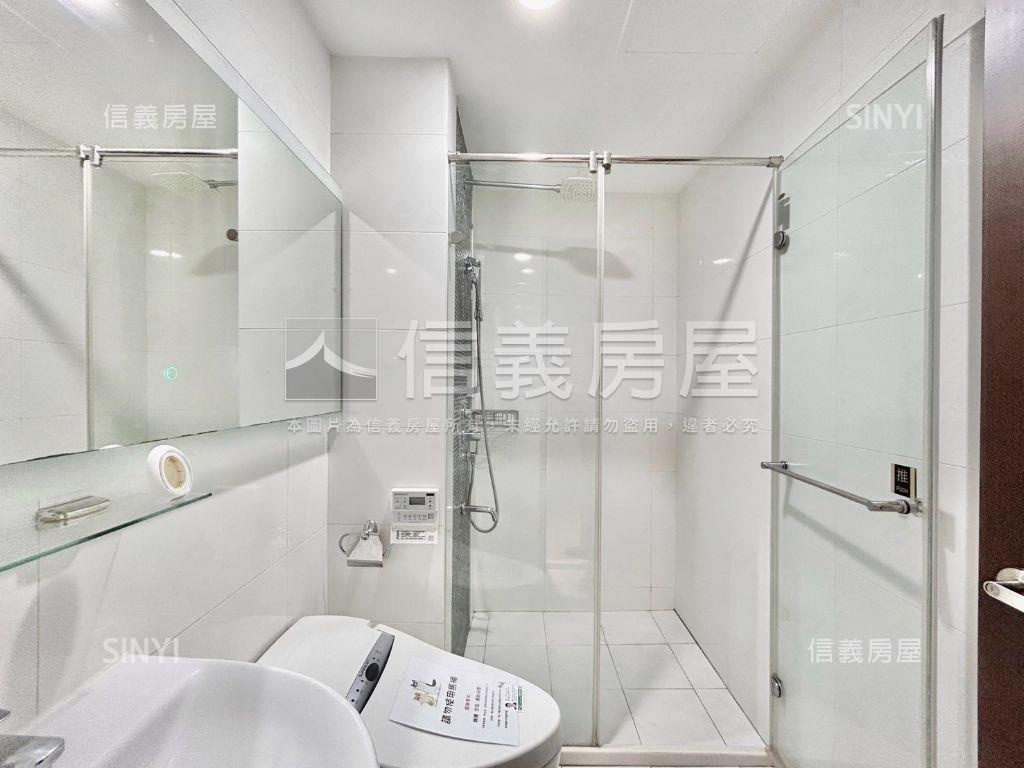 專任國賓大悅裝潢視野美屋房屋室內格局與周邊環境