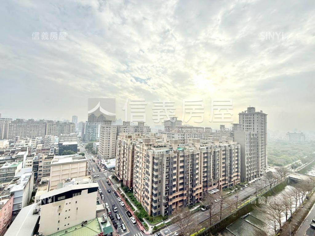 專任國賓大悅裝潢視野美屋房屋室內格局與周邊環境