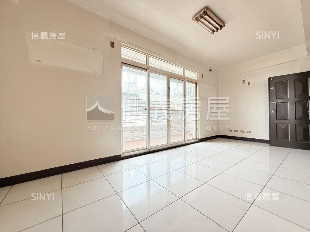 近後庄火車站面寬新穎車墅房屋室內格局與周邊環境
