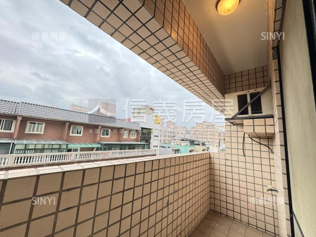 世紀三星稀有釋出三房車位房屋室內格局與周邊環境