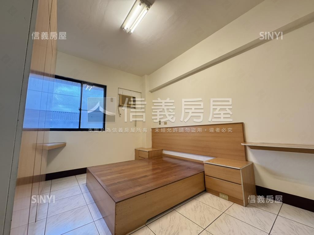 世紀三星稀有釋出三房車位房屋室內格局與周邊環境