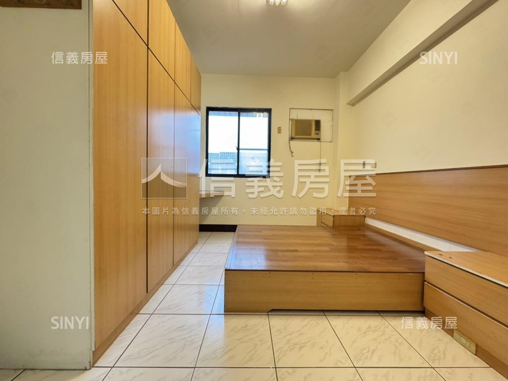 世紀三星稀有釋出三房車位房屋室內格局與周邊環境