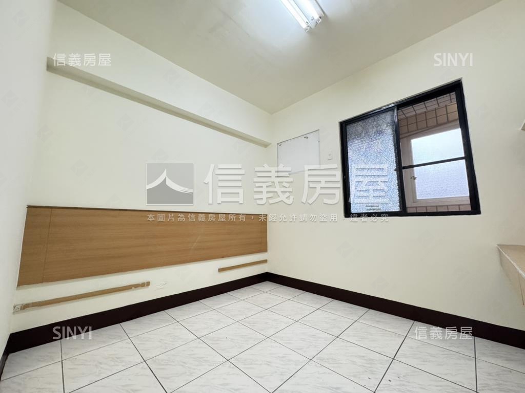 世紀三星稀有釋出三房車位房屋室內格局與周邊環境