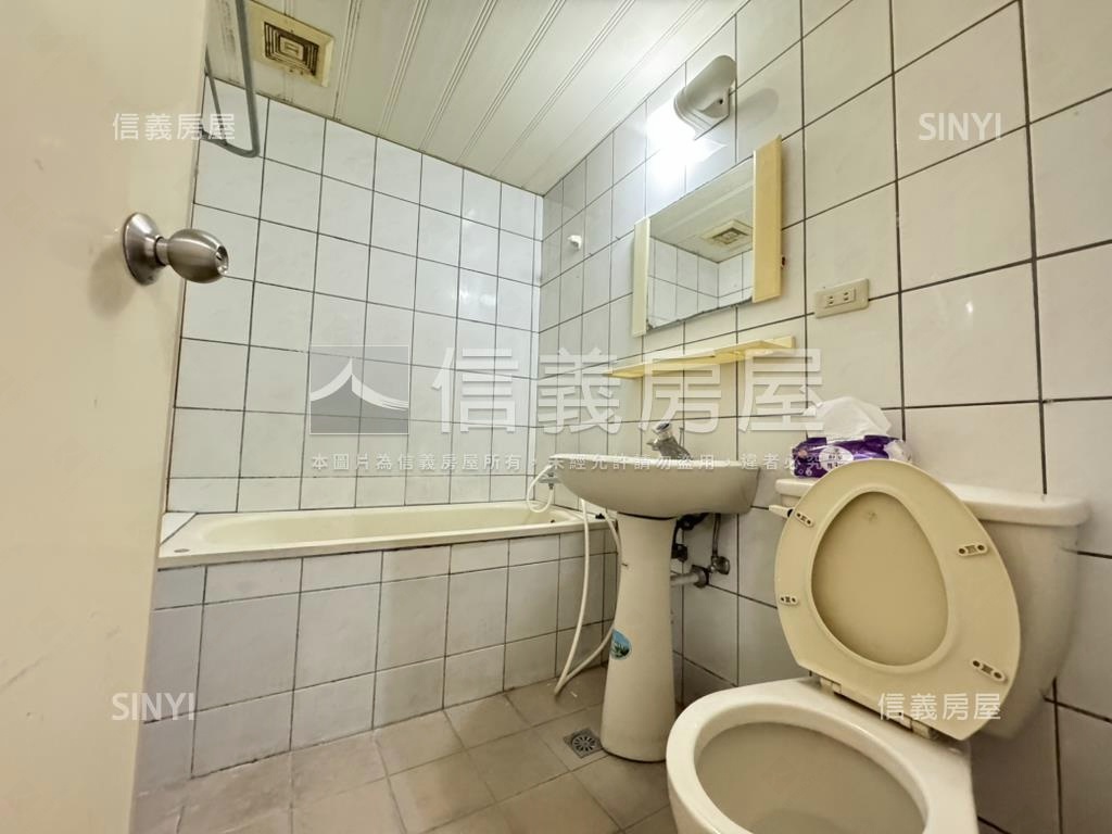 世紀三星稀有釋出三房車位房屋室內格局與周邊環境