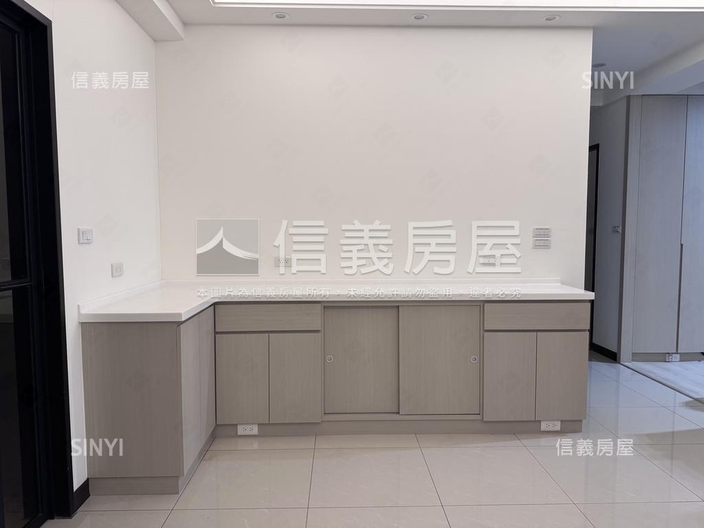 高鐵旁高檔裝潢三房平車房屋室內格局與周邊環境