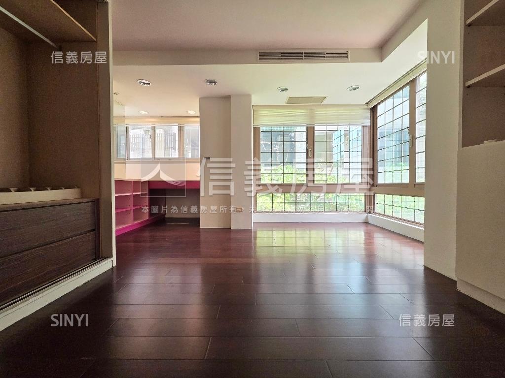 麗湖別墅邊間大車庫房屋室內格局與周邊環境
