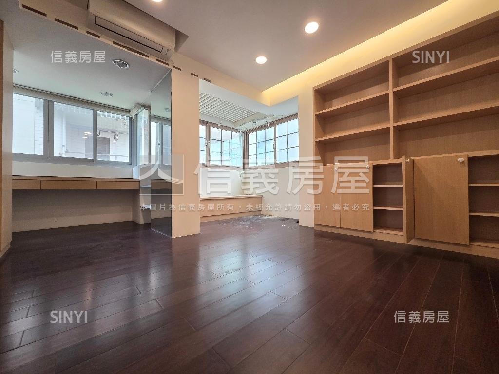 麗湖別墅邊間大車庫房屋室內格局與周邊環境