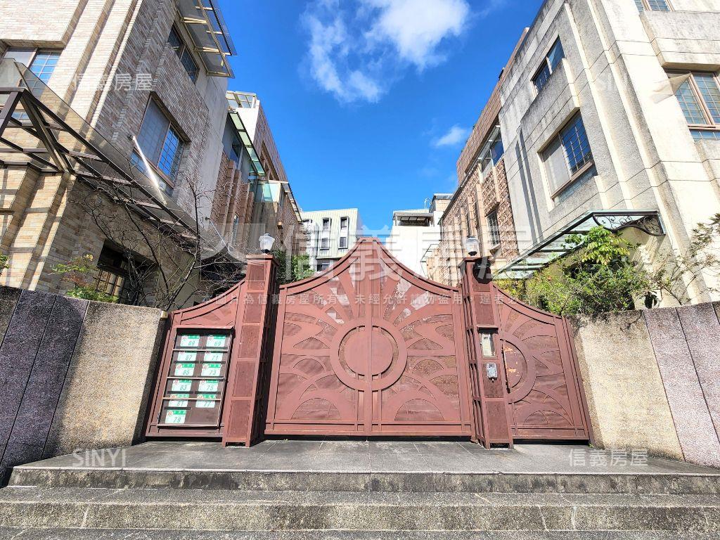 麗湖別墅邊間大車庫房屋室內格局與周邊環境