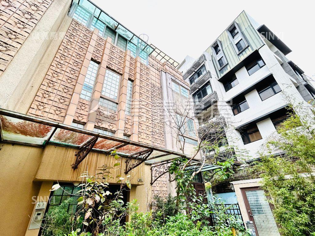 麗湖別墅邊間大車庫房屋室內格局與周邊環境